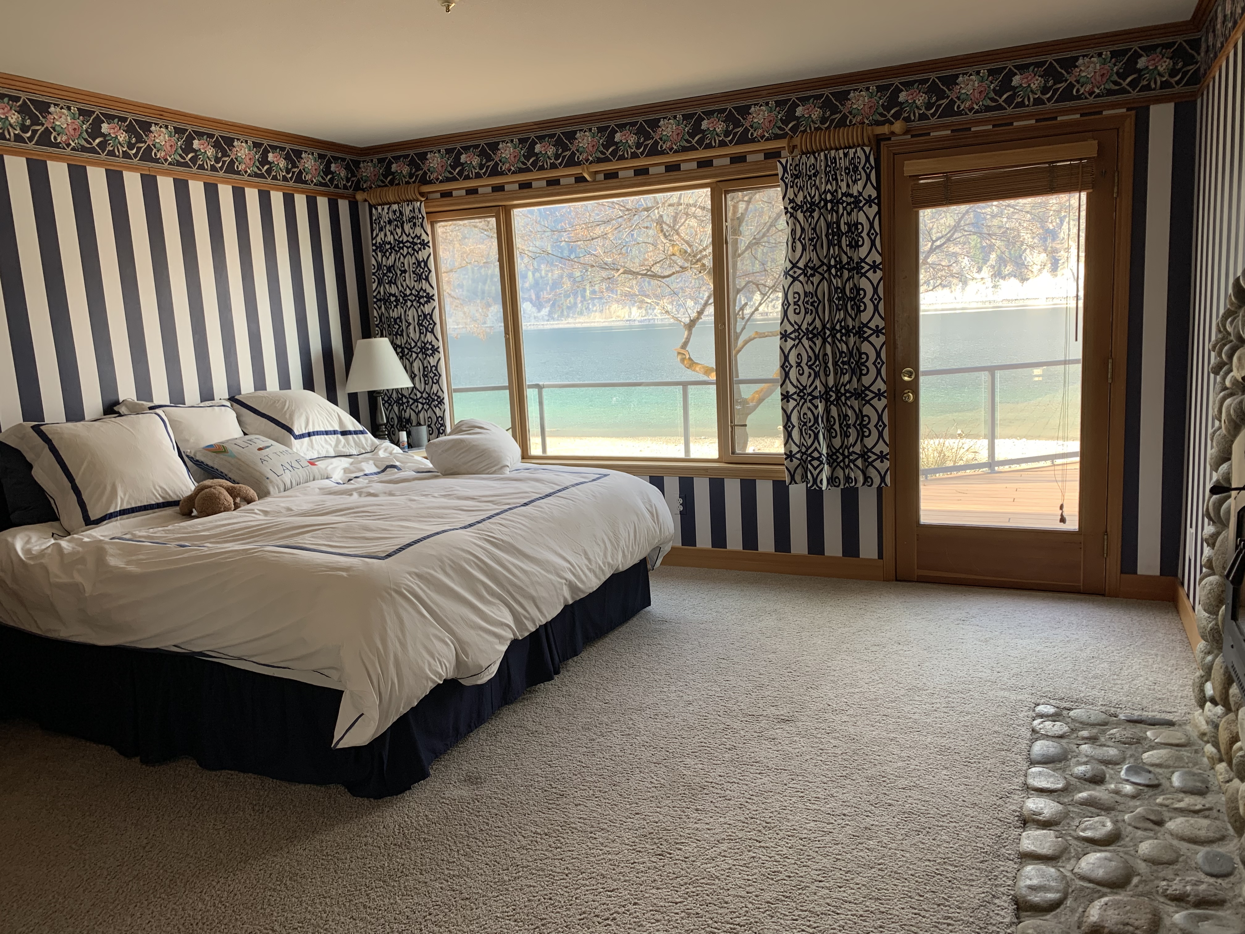 Master bedroom with lake view